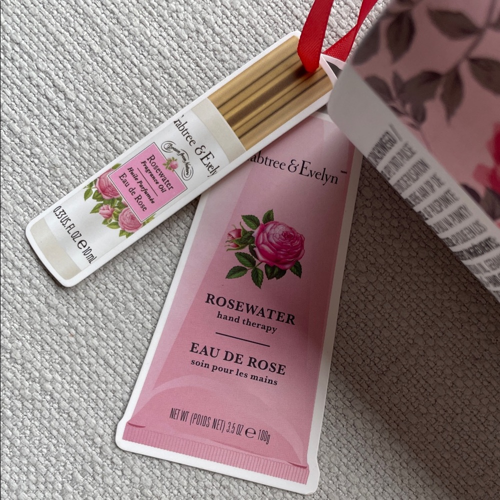 Crabtree & Evelyn Rose Water fragrance oil hand therapy gift Set